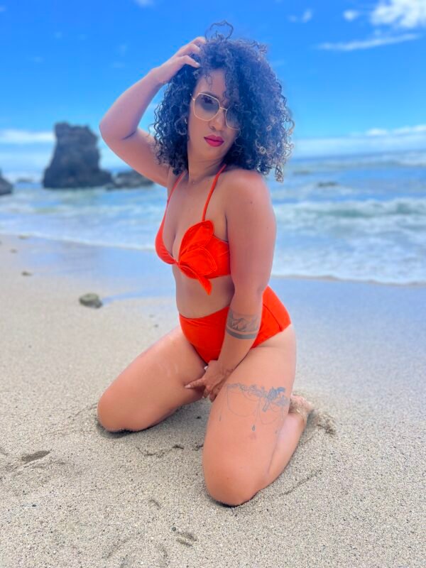 Maillot de bain, ensemble 3 pièces fleur orange.