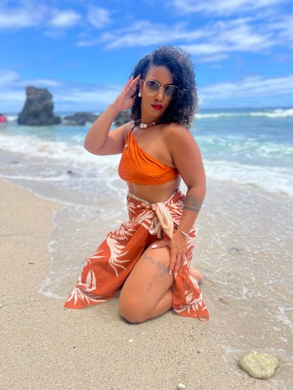 Maillot de bain, ensemble 3 pièces marron avec perle.