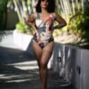 Maillot de bain, ensemble 2 pièces fleur tropicale.