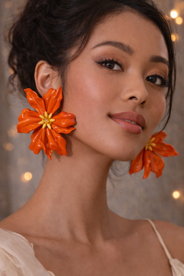 Boucle d'oreille grosse fleur.