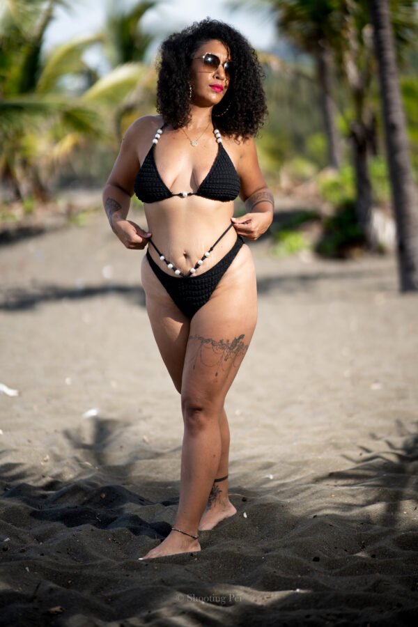 DSC09010 Maillot de bain noir avec perle.